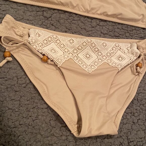 BECCA Sandy Home Spun Crocheted Bikini Halter Size Small - Picture 4 of 11